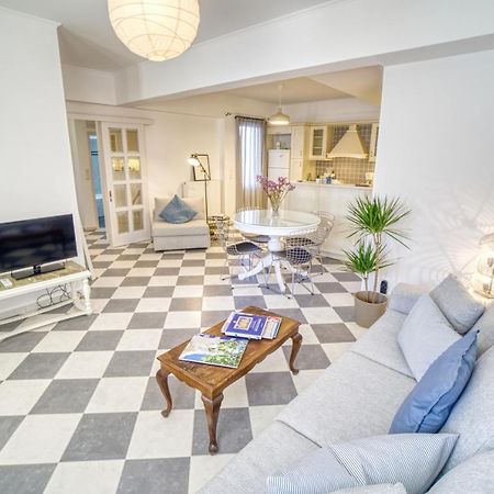 Stylish, Cozy 2-Bdr Flat In Andros Town By Explore Andros Екстериор снимка