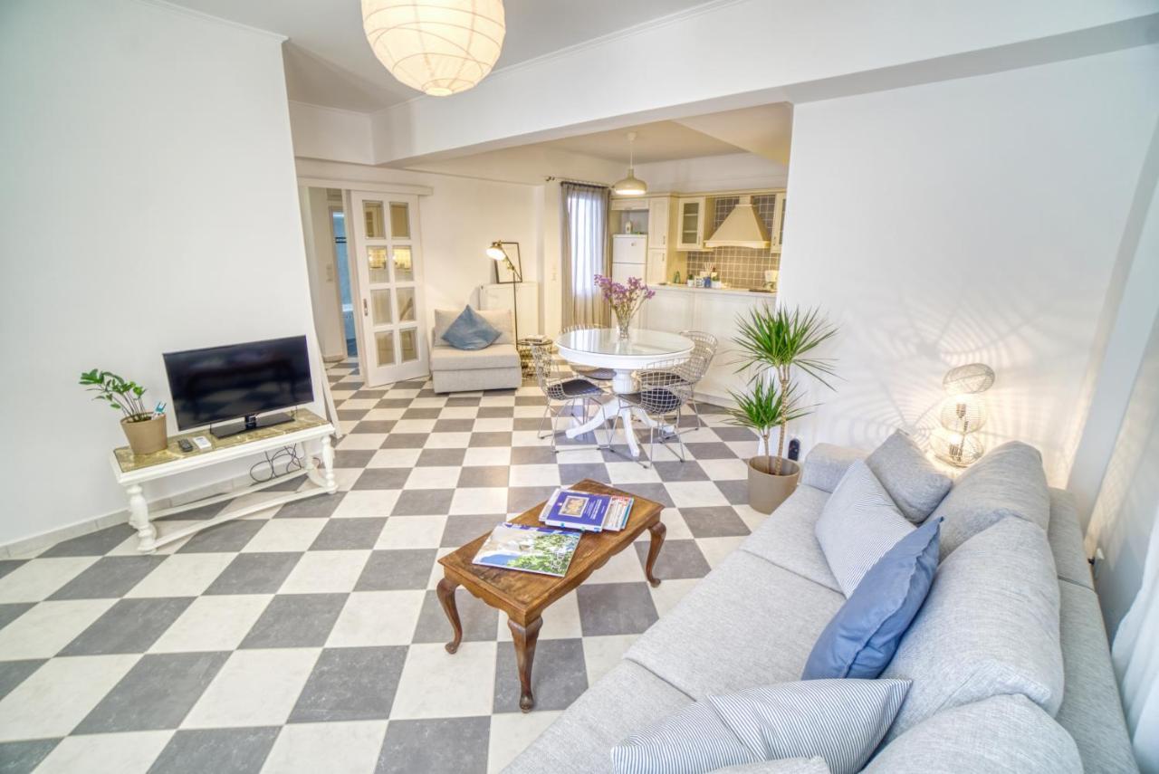 Stylish, Cozy 2-Bdr Flat In Andros Town By Explore Andros Екстериор снимка