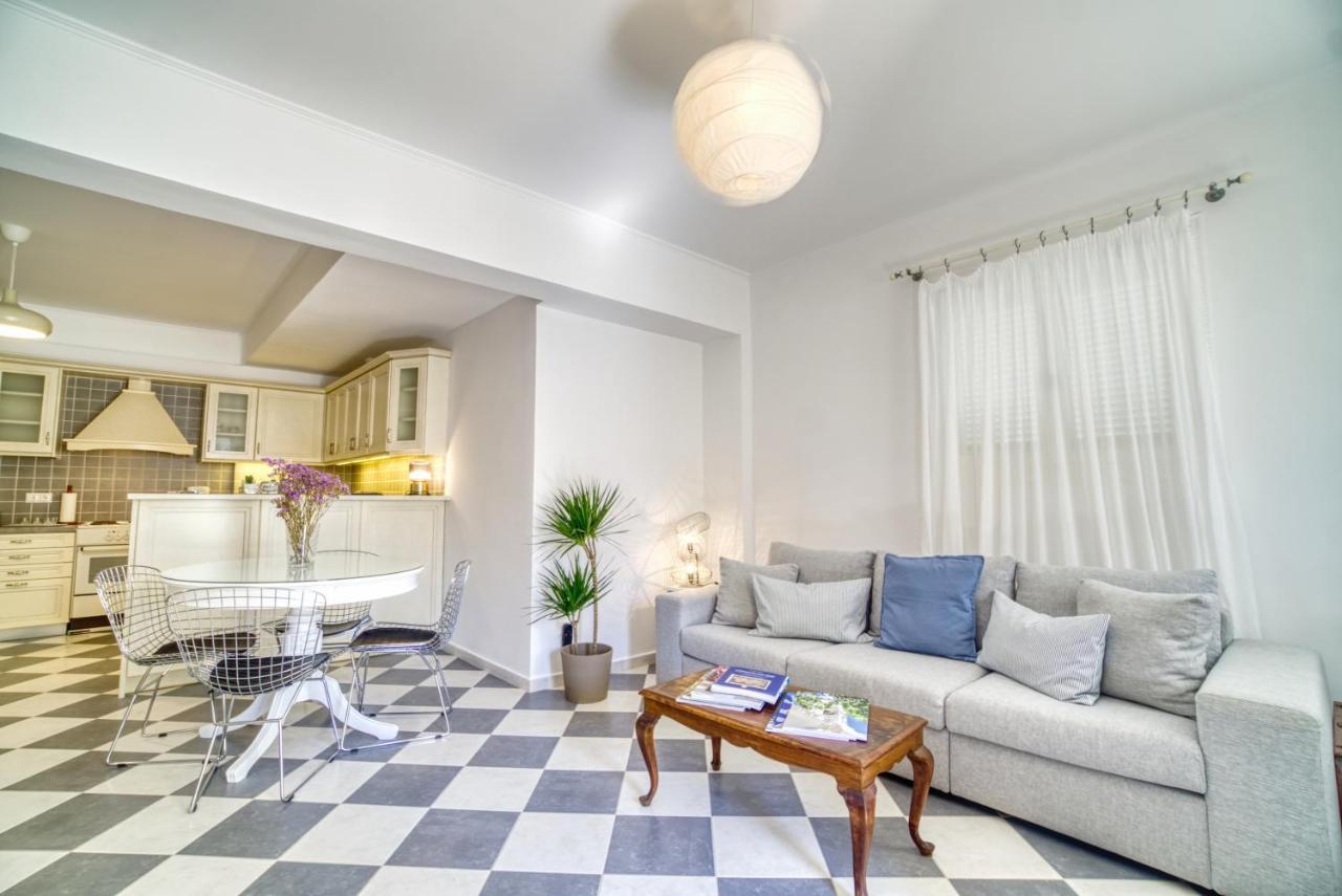 Stylish, Cozy 2-Bdr Flat In Andros Town By Explore Andros Екстериор снимка