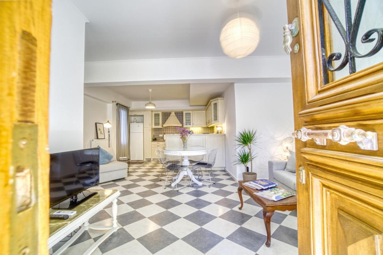 Stylish, Cozy 2-Bdr Flat In Andros Town By Explore Andros Екстериор снимка