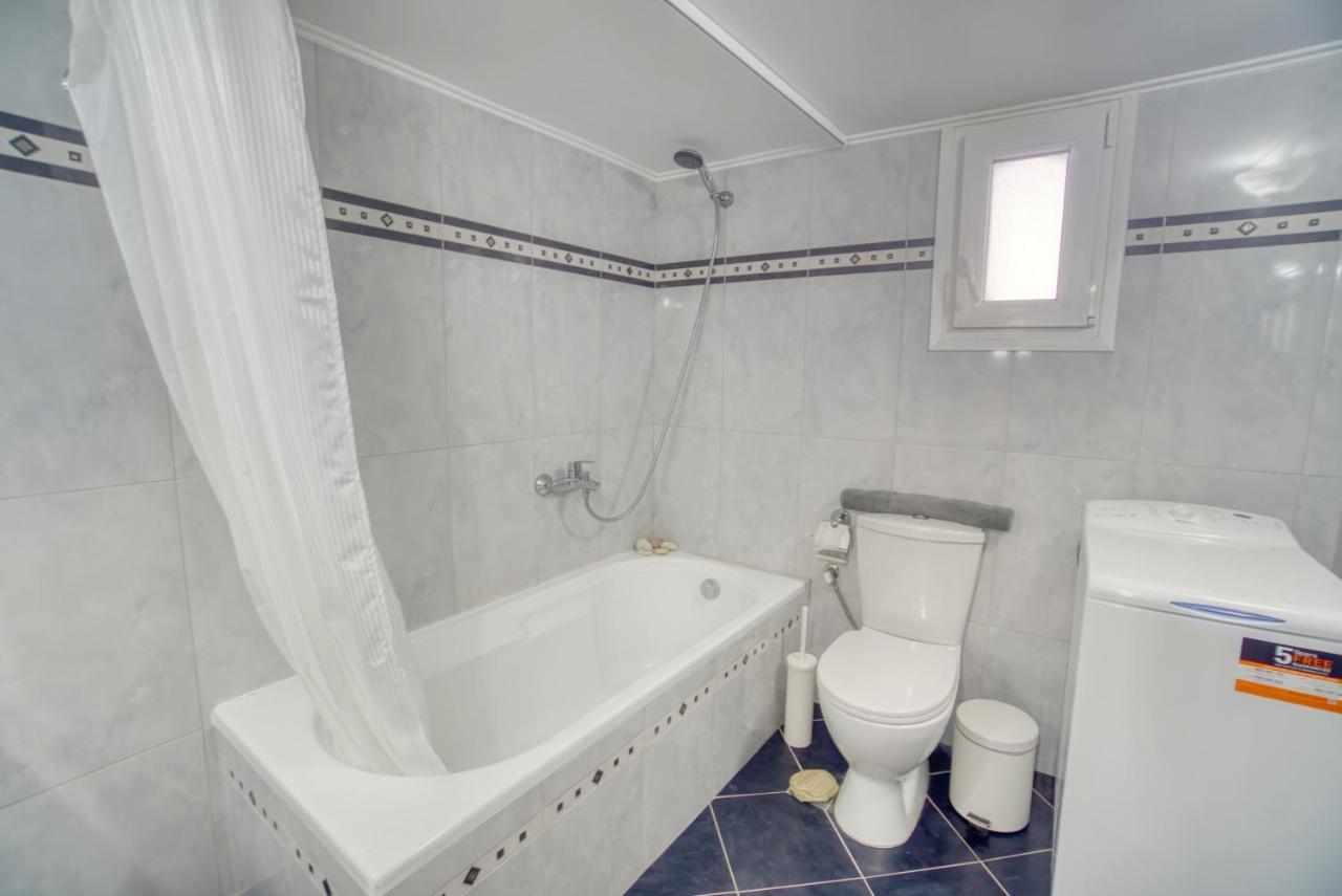 Stylish, Cozy 2-Bdr Flat In Andros Town By Explore Andros Екстериор снимка
