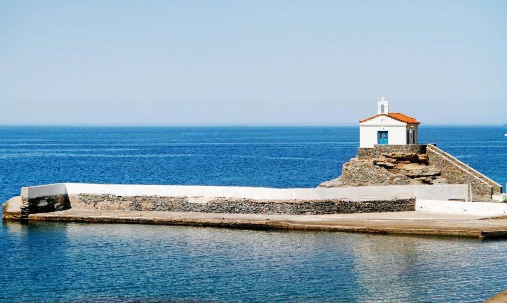 Stylish, Cozy 2-Bdr Flat In Andros Town By Explore Andros Екстериор снимка